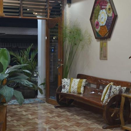 Sunflower Royal Pensionne Bed & Breakfast Puerto Princesa Exterior photo