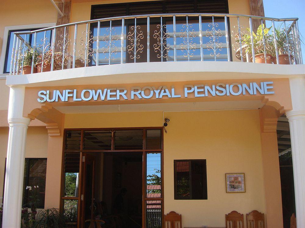 Sunflower Royal Pensionne Bed & Breakfast Puerto Princesa Exterior photo