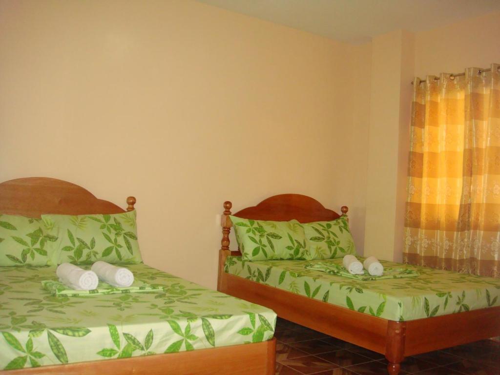 Sunflower Royal Pensionne Bed & Breakfast Puerto Princesa Room photo