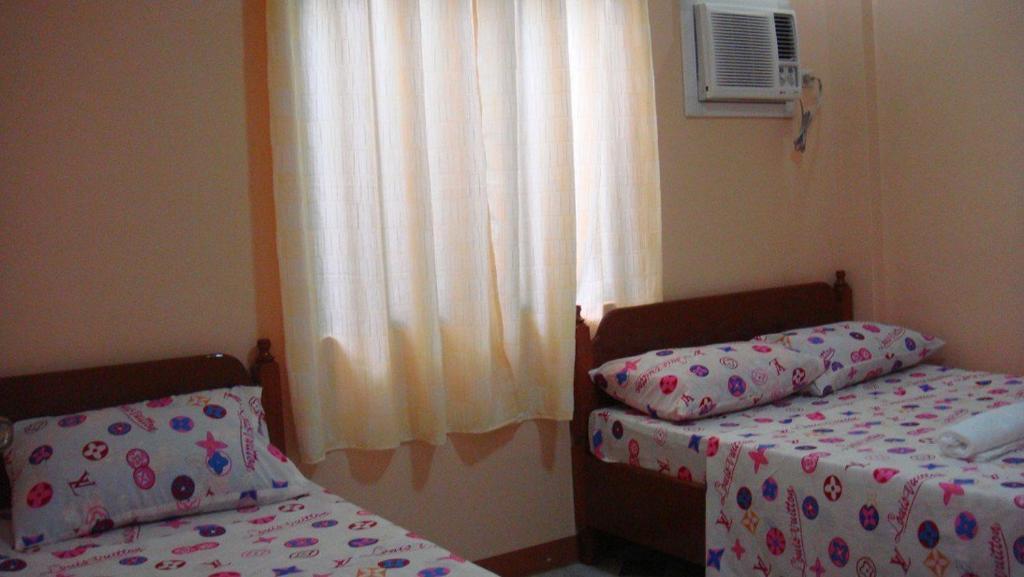 Sunflower Royal Pensionne Bed & Breakfast Puerto Princesa Room photo