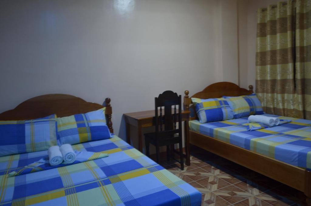 Sunflower Royal Pensionne Bed & Breakfast Puerto Princesa Room photo