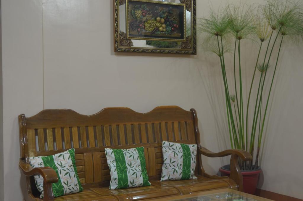 Sunflower Royal Pensionne Bed & Breakfast Puerto Princesa Exterior photo