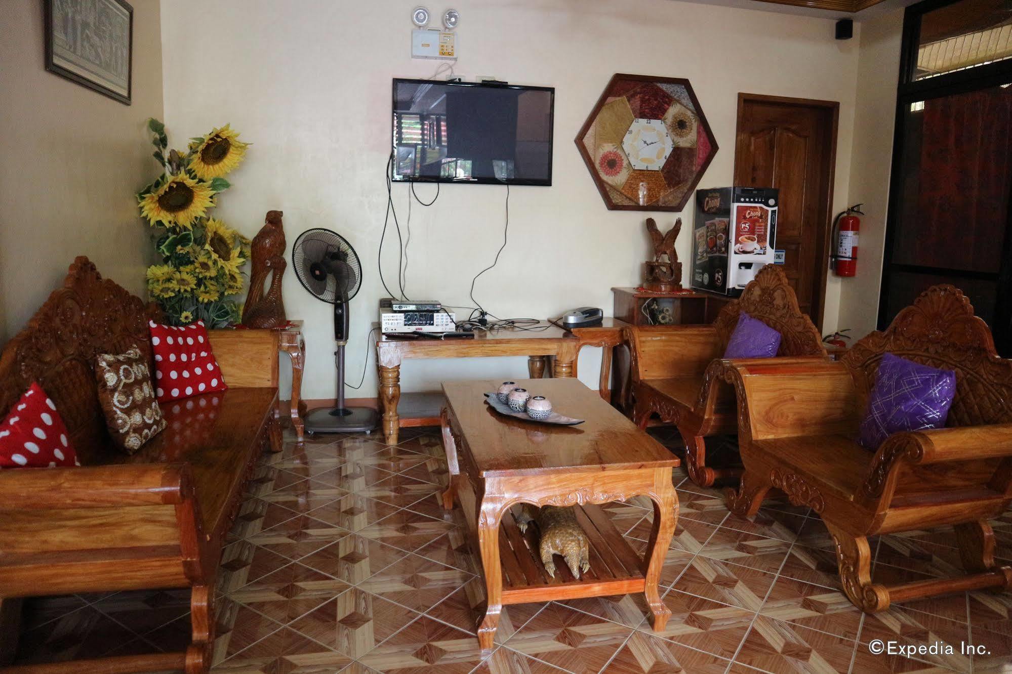 Sunflower Royal Pensionne Bed & Breakfast Puerto Princesa Exterior photo